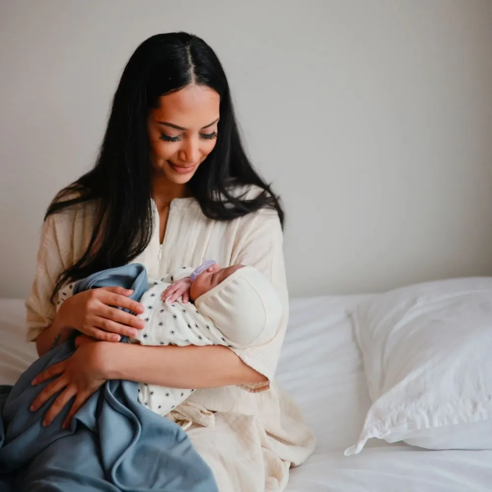Mushie Organic Cotton Muslin Baby Swaddle - Black Daisy
